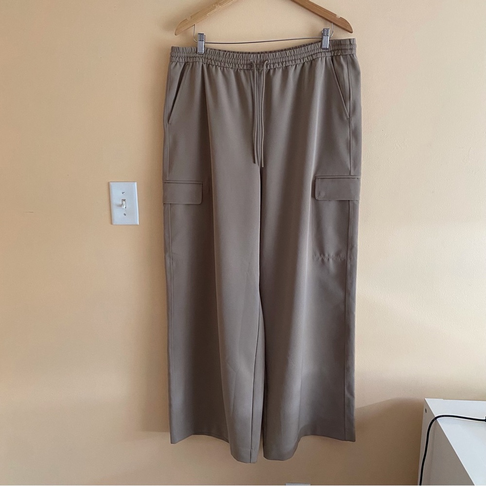 Athleta Promenade High Rise Cargo Pants XL Taupe Wide Leg Travel Lounge 2024 - Picture 2 of 16